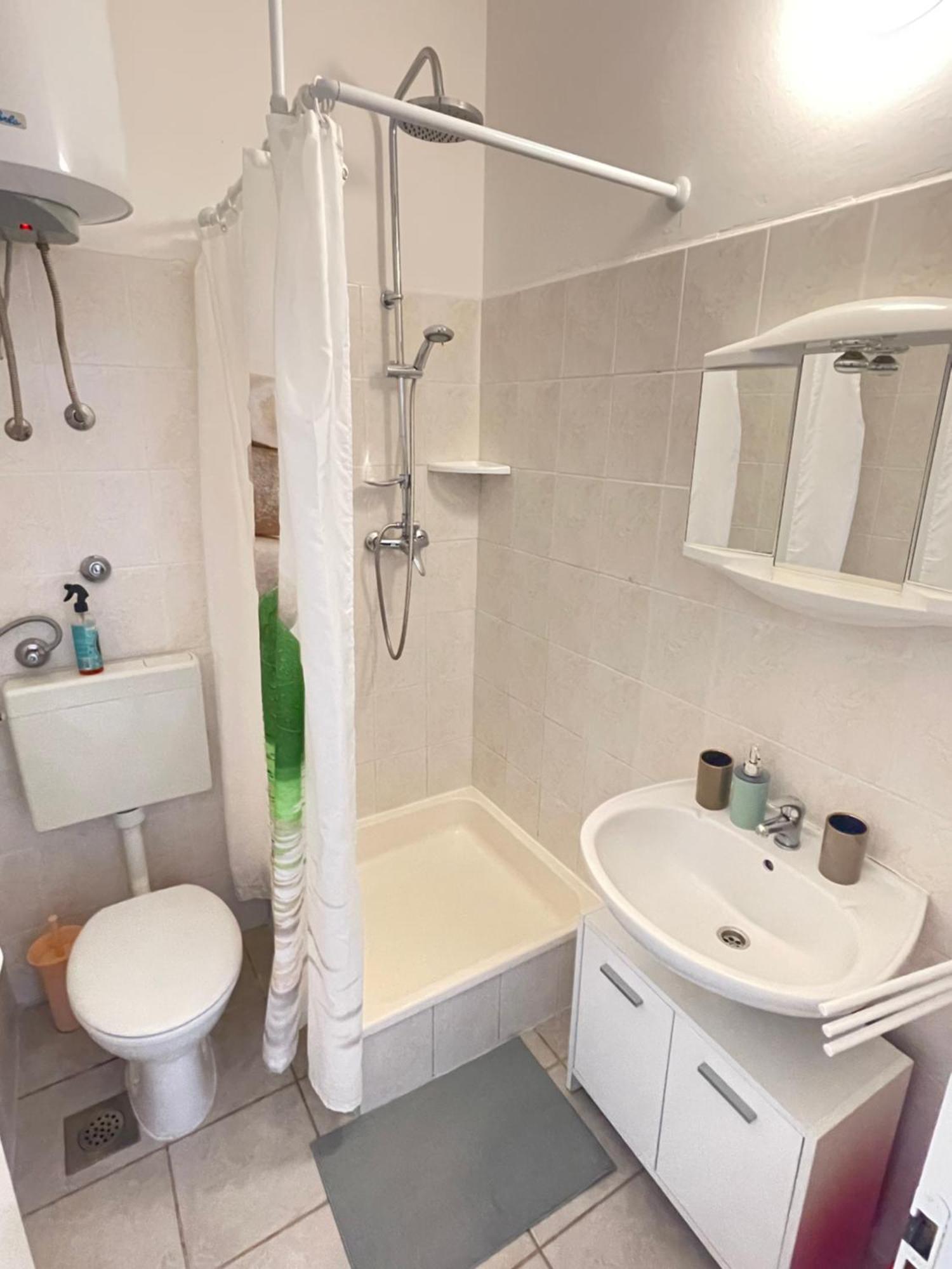 Apartments Zora Нин Стая снимка